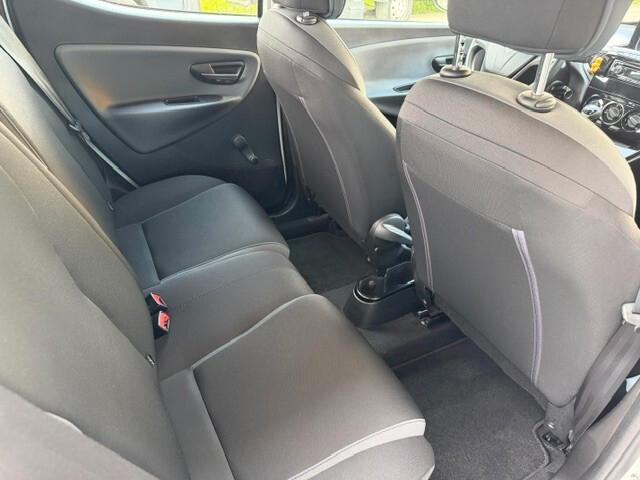 Lancia Ypsilon 1.2 x neopatentati