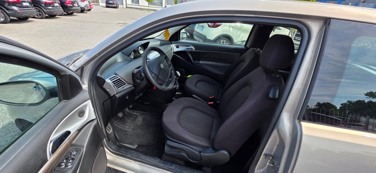 Lancia Ypsilon 1.4 Platino Ecochic GPL