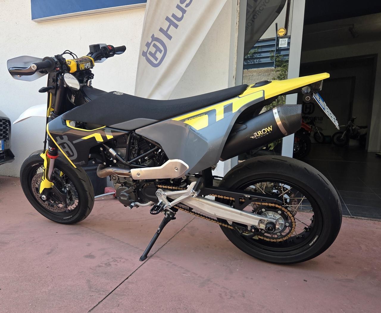 Husqvarna 701 Supermoto
