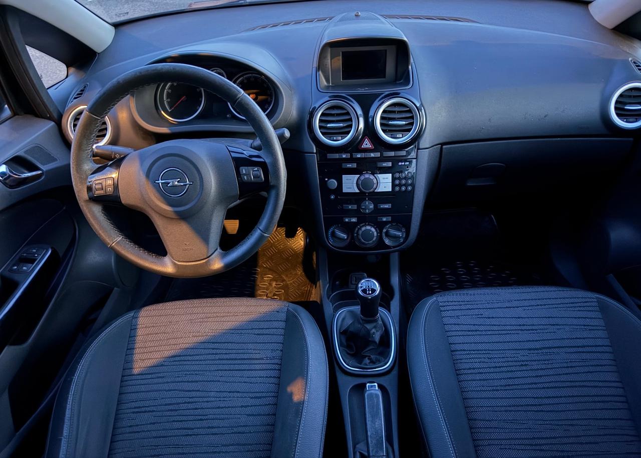Opel Corsa 1.2 5 porte