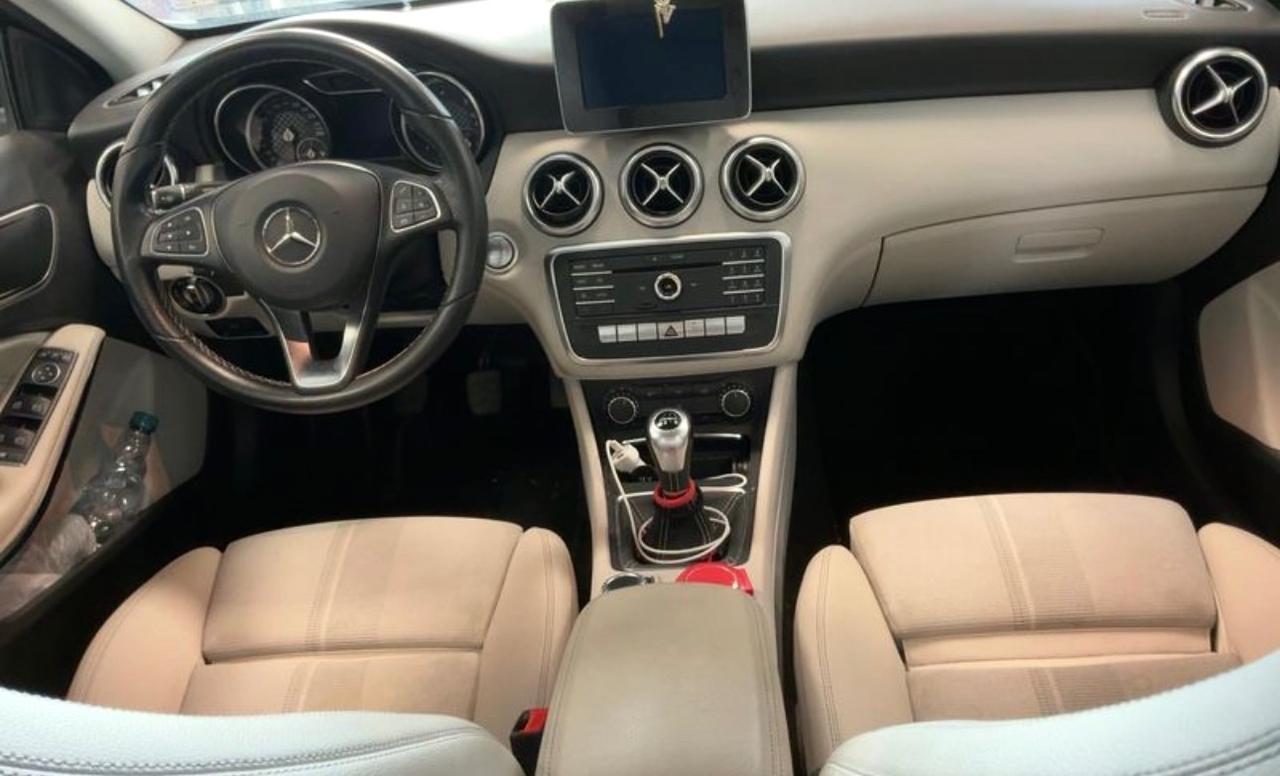 MERCEDES Classe A 180d Sport - Led Navi 17