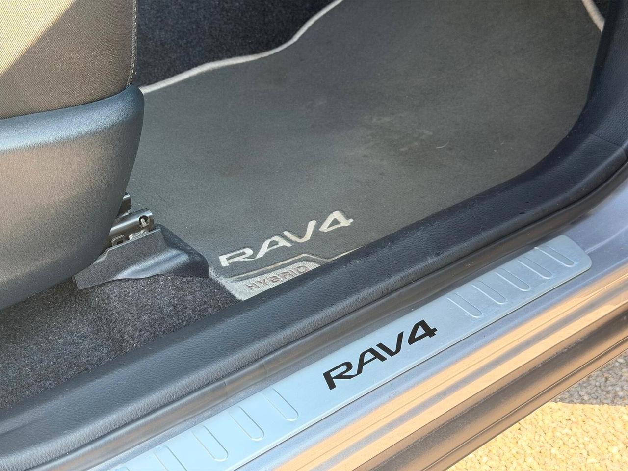 Toyota RAV 4 RAV4 2.5 Hybrid 2WD Lounge