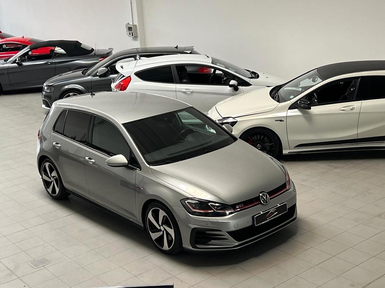 Volkswagen Golf GTI Performance 2.0 TSI 230CV