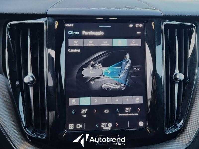 Volvo XC60 B4 197+14 CV Automatico Mild Hybrid Diesel Plus Dark