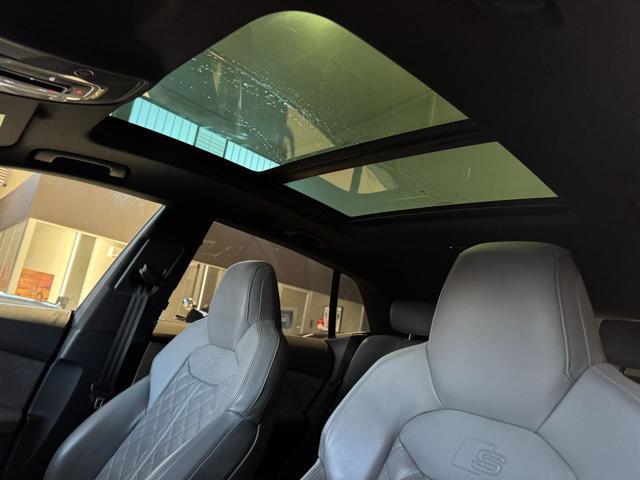 AUDI Q8 55 TFSI e quattro tiptronic S LINE