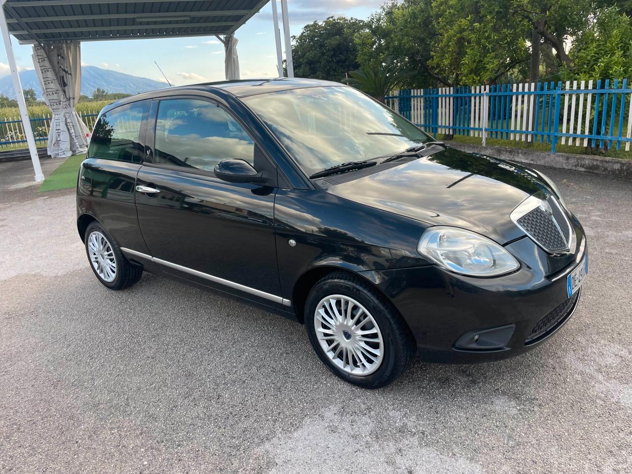 Lancia Ypsilon 1.3 MJT 75 CV Oro Giallo
