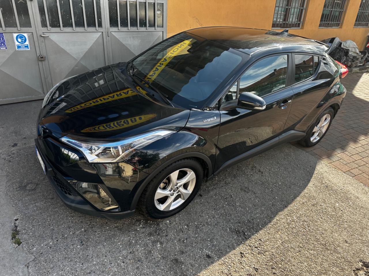 Toyota C-HR 1.8 Hybrid E-CVT Active