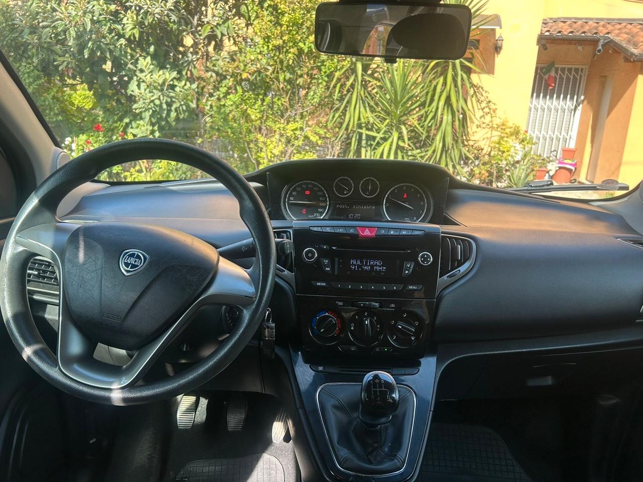Lancia Ypsilon 0.9 TwinAir 85 CV 5 porte Metano Ecochic Elle