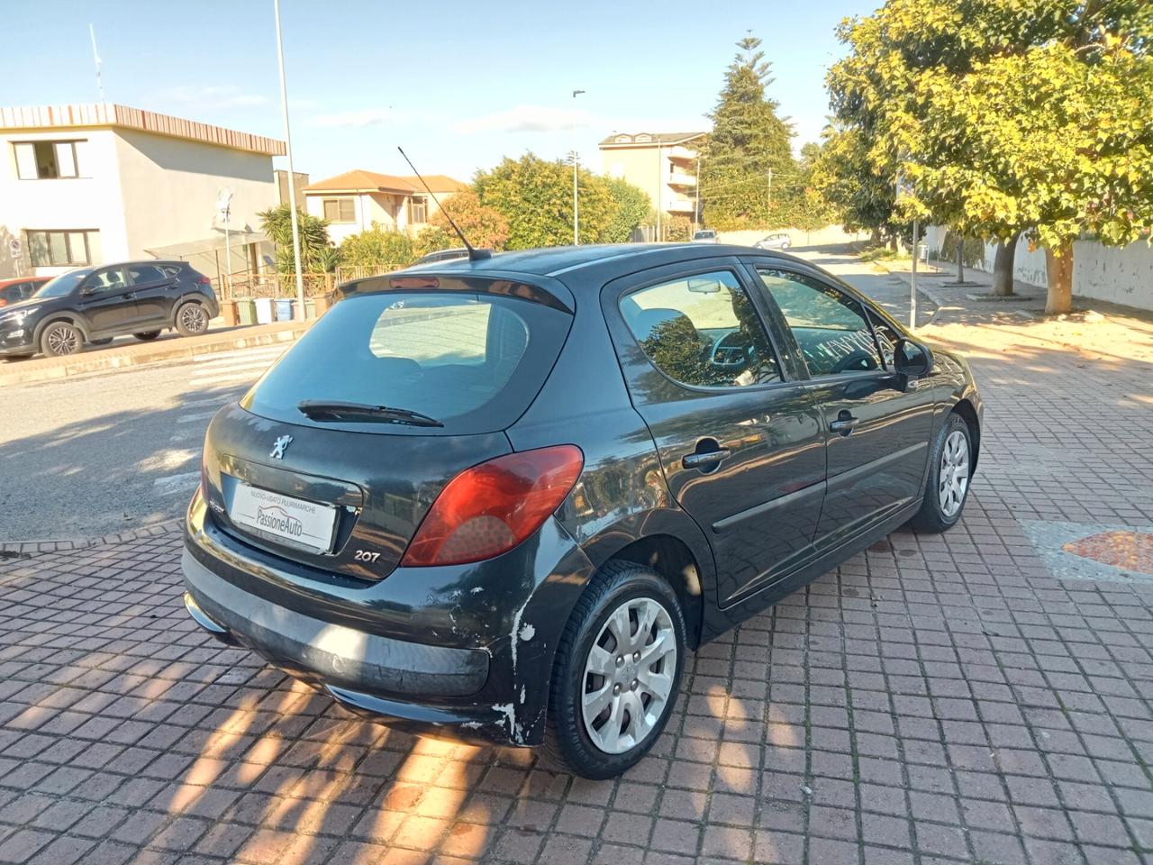 Peugeot 207 1.4 HDi 70 CV 5 Porte ok neopatentati
