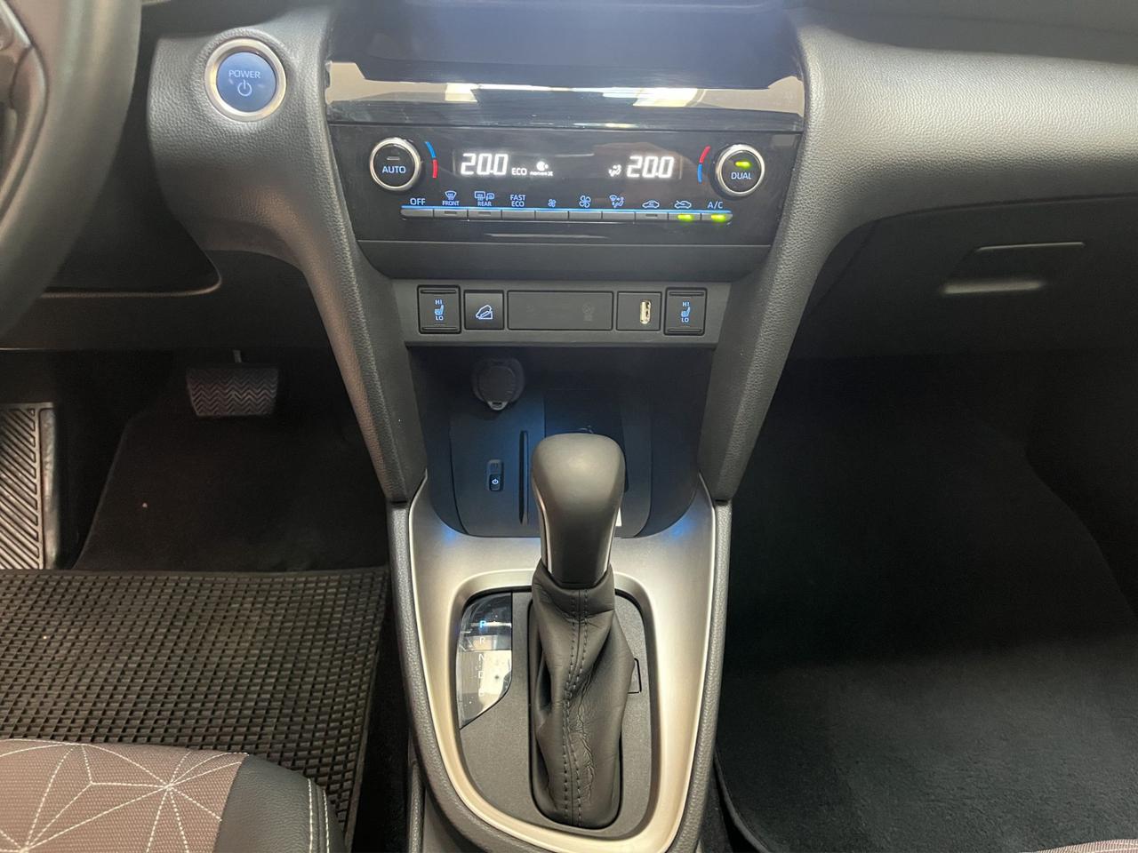 Toyota Yaris Cross 1.5h Lounge awd-i 116cv e-cvt