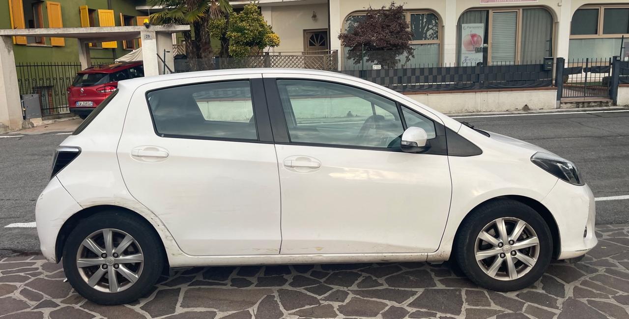 Toyota Yaris 1.5 Hybrid 5 porte Lounge