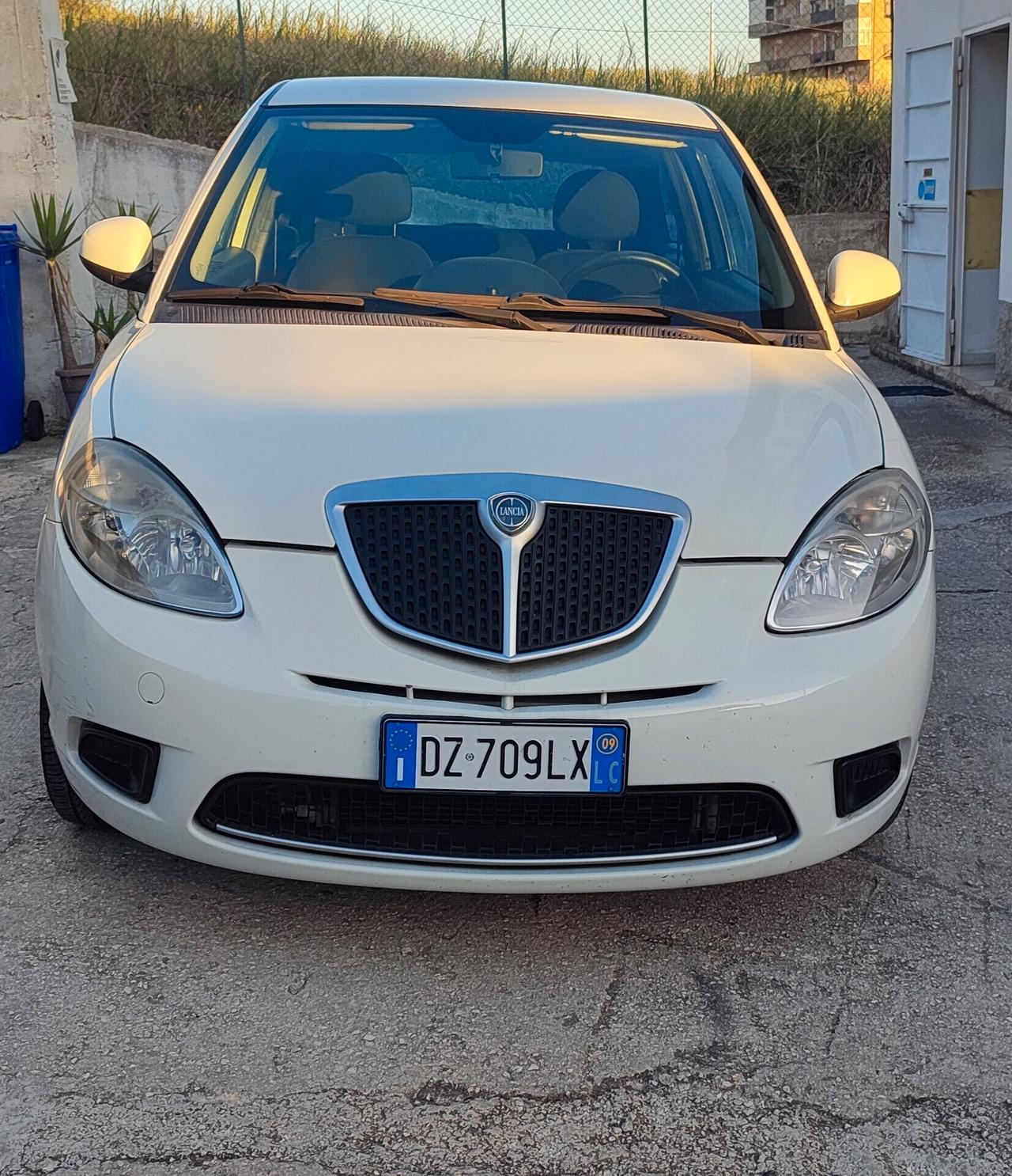 Lancia Ypsilon 1.2 Oro