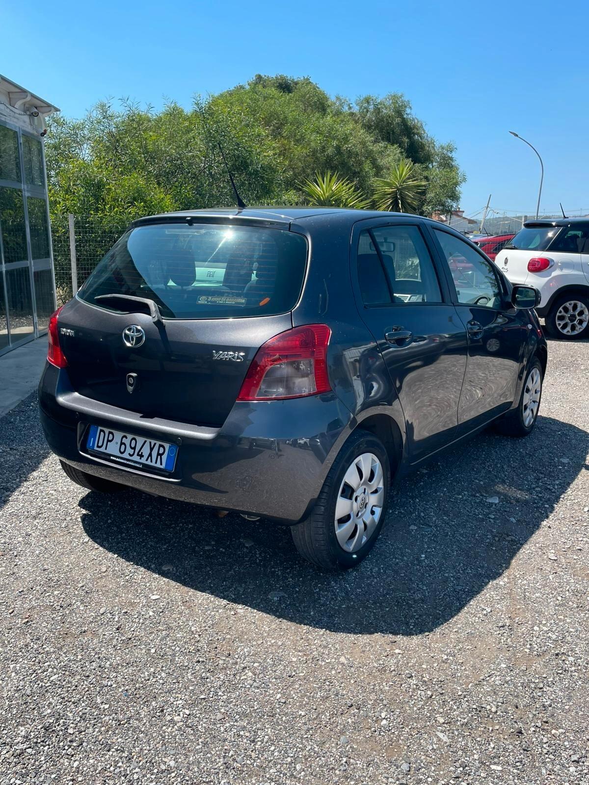 Toyota Yaris 1.0 5 porte VVT-i 70cv