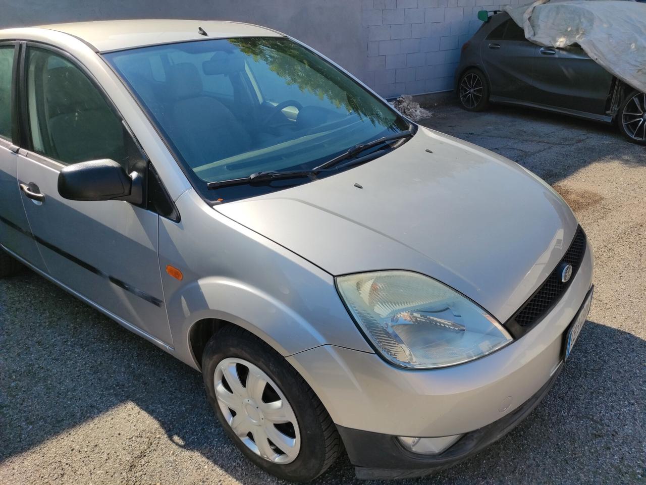 Ford Fiesta 1.4 16V 5p. Ghia