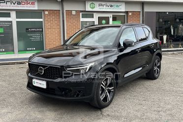 VOLVO XC40 B3 automatico Plus Dark