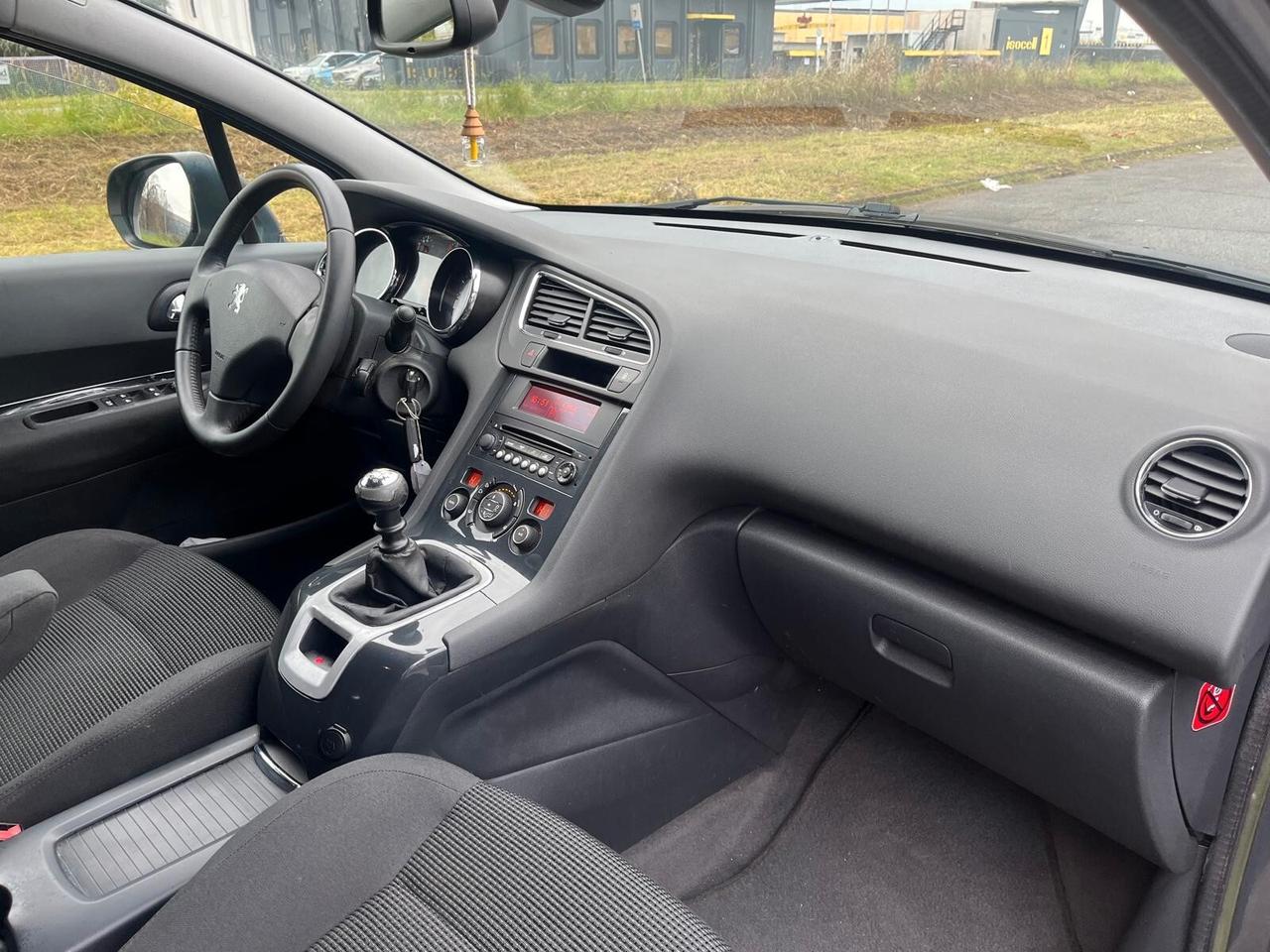 Peugeot 5008 1.6 HDi 112CV Active