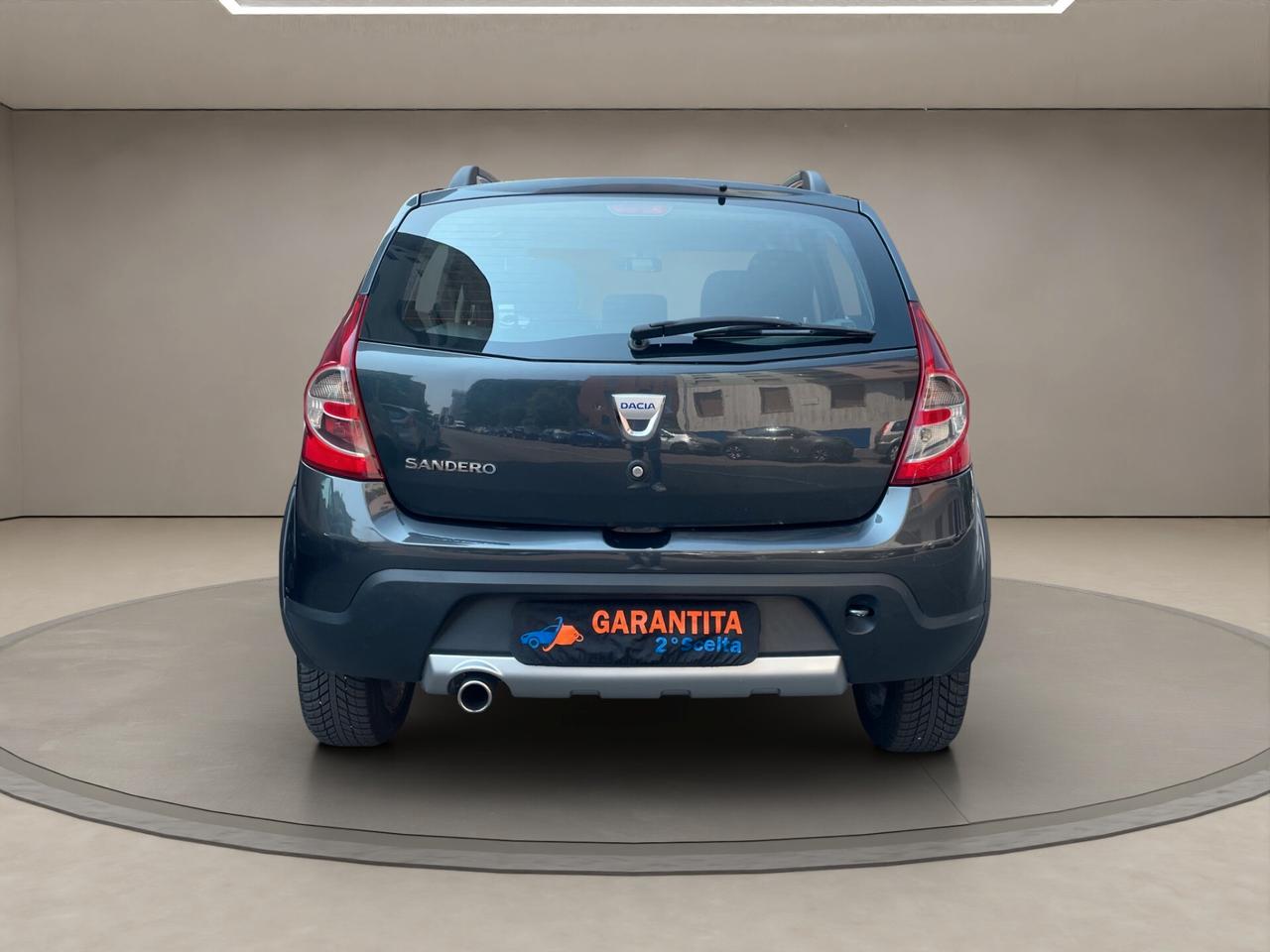 Dacia Sandero NEOPATENTATI - GOMME NUOVE