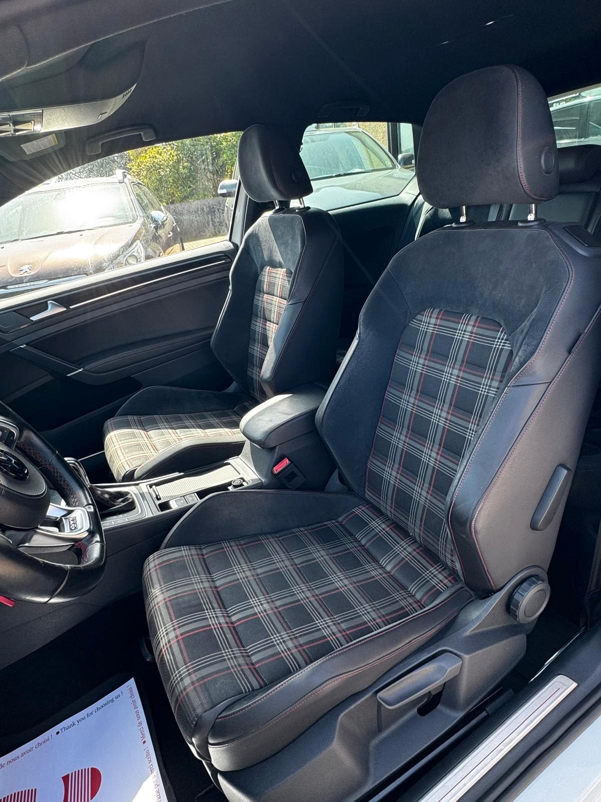 Volkswagen Golf GTI Performance 2.0 TSI DSG 3p. BlueMotion Technology