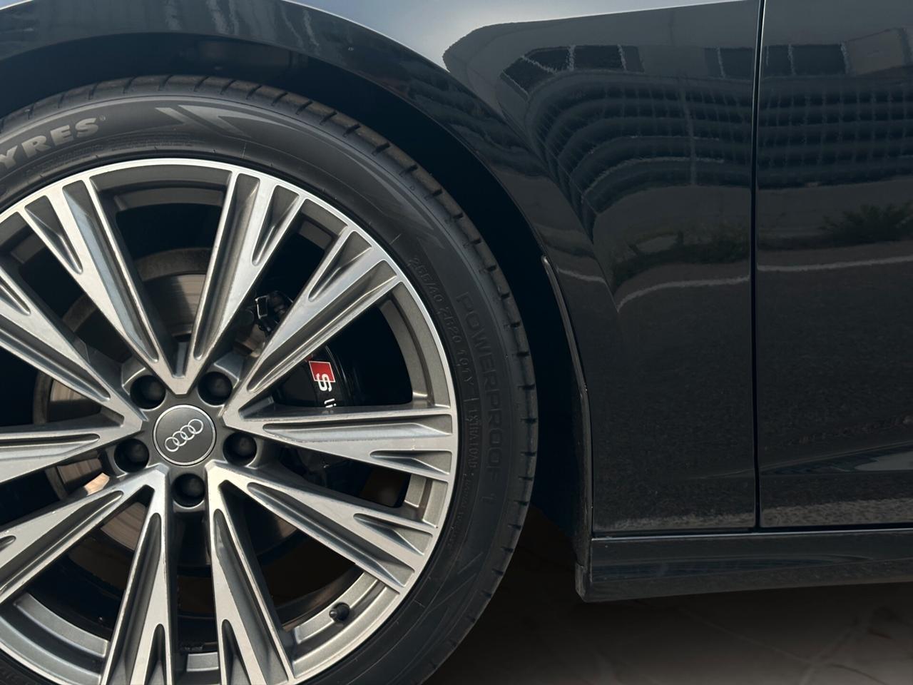Audi A6 Avant 40 2.0 TDI S tronic S Line Edition