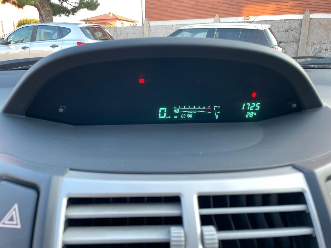 Toyota Yaris 1.3 5 porte Luna