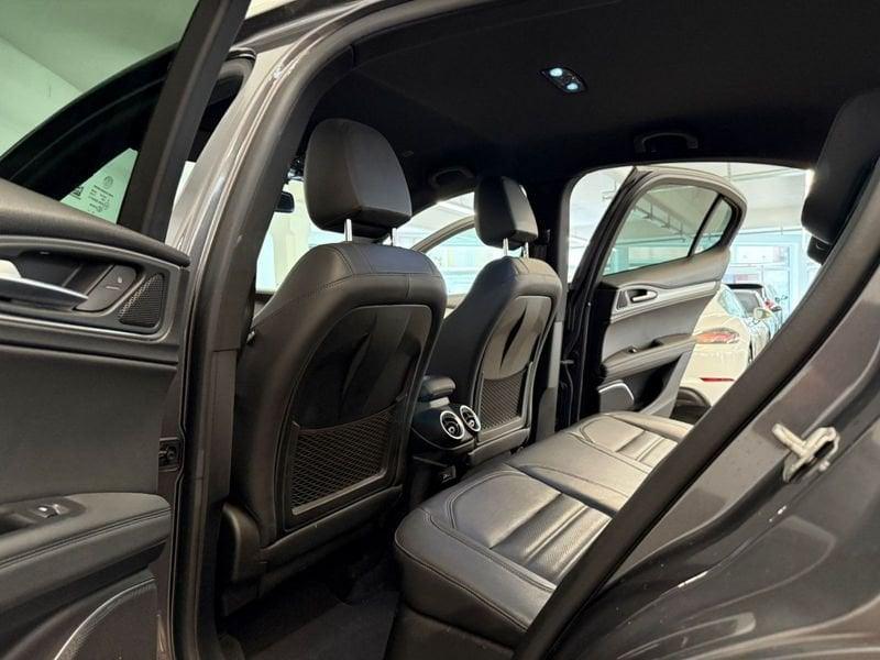 Alfa Romeo Stelvio 2.2 Turbodiesel 210 CV AT8 Q4 Veloce