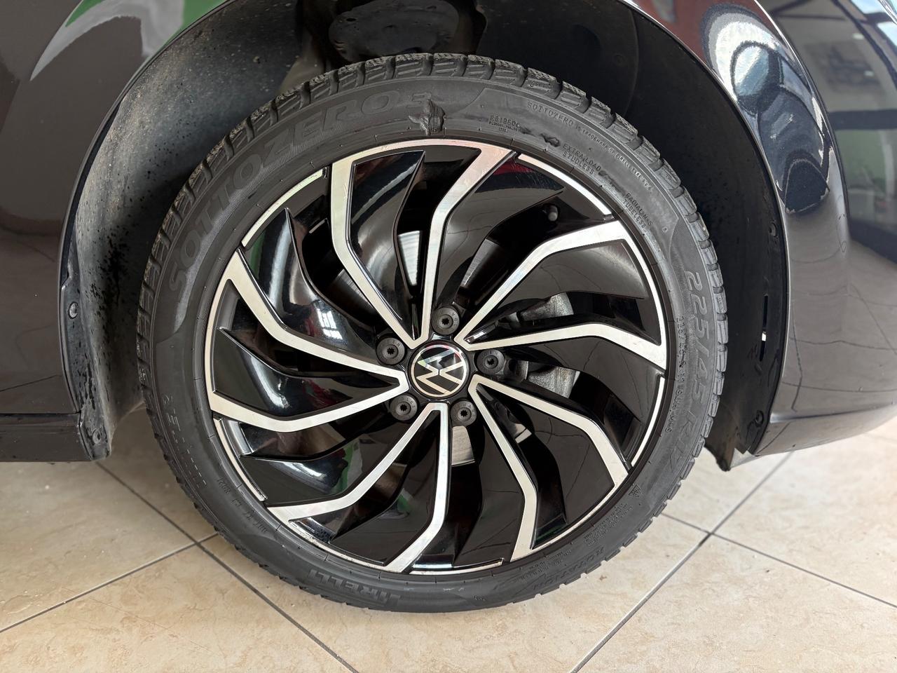 Volkswagen Golf 1.0 110 cv TSI EVO Life permute finanziamenti