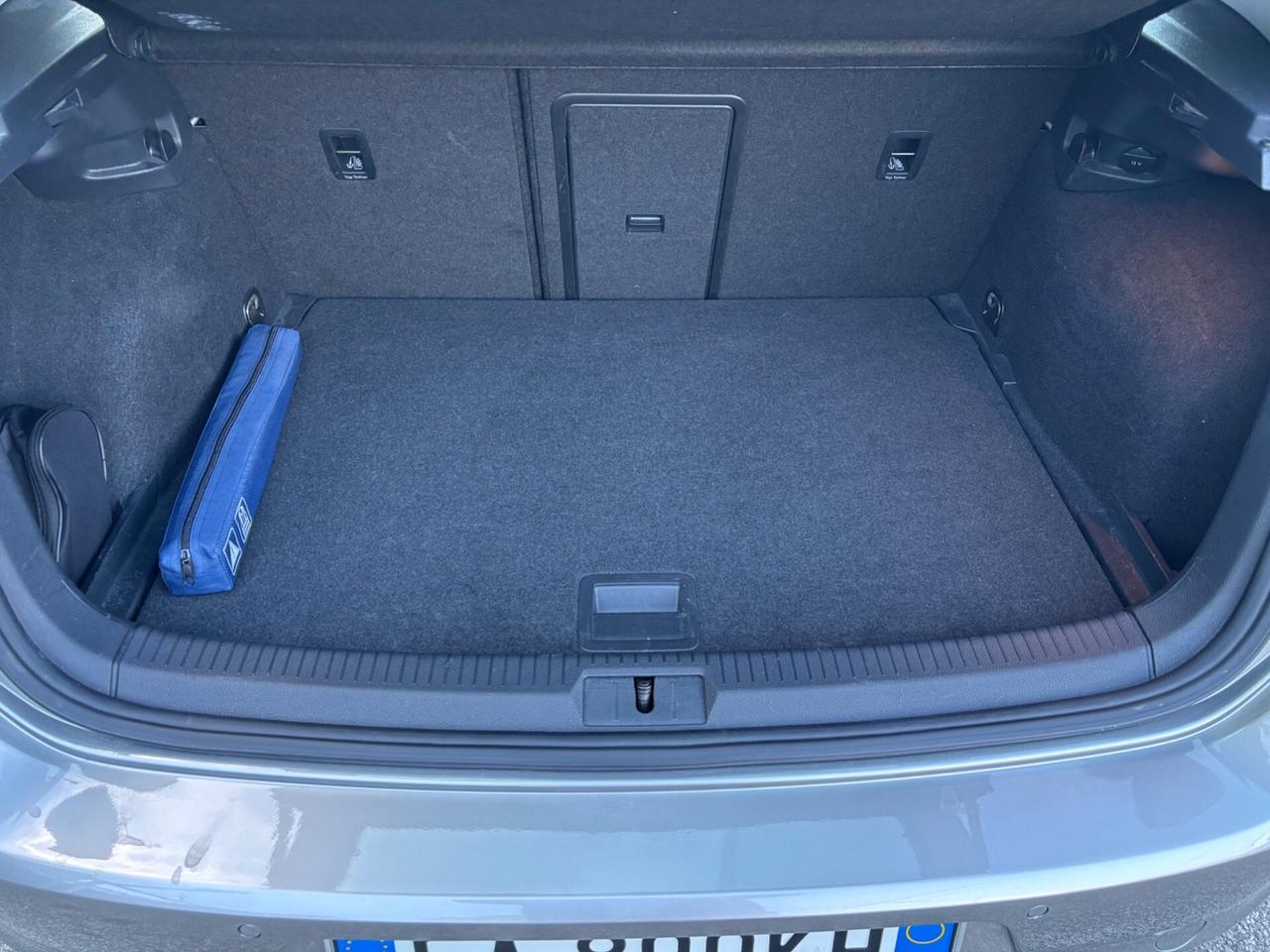 Volkswagen Golf 1.4 TSI 125CV 5p. Highline OK NEOPATENTATI