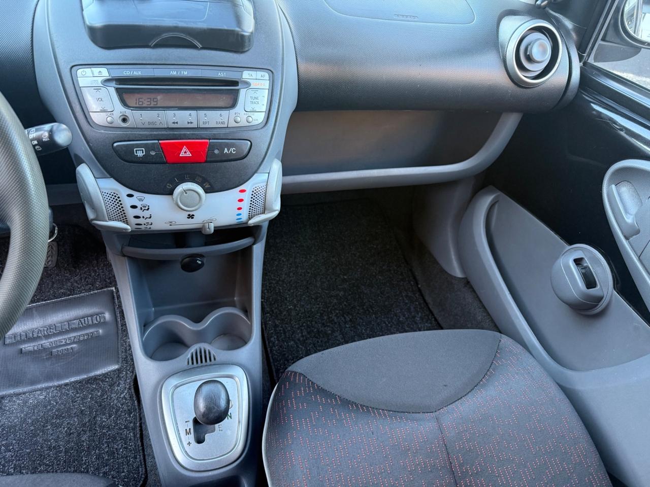 Peugeot 107 1.0 68CV 5p. Sweet Years 2Tronic