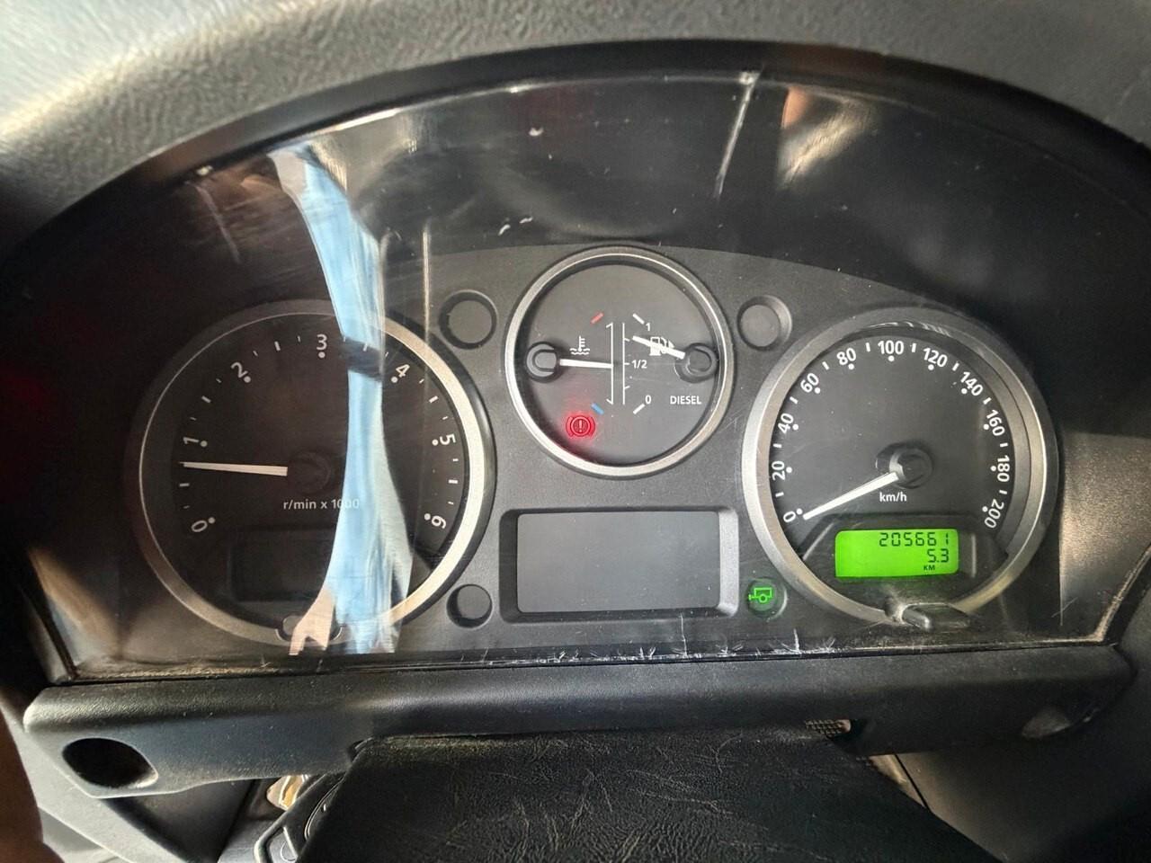Land Rover Defender 110 2.4 TD4 Station Wagon N1