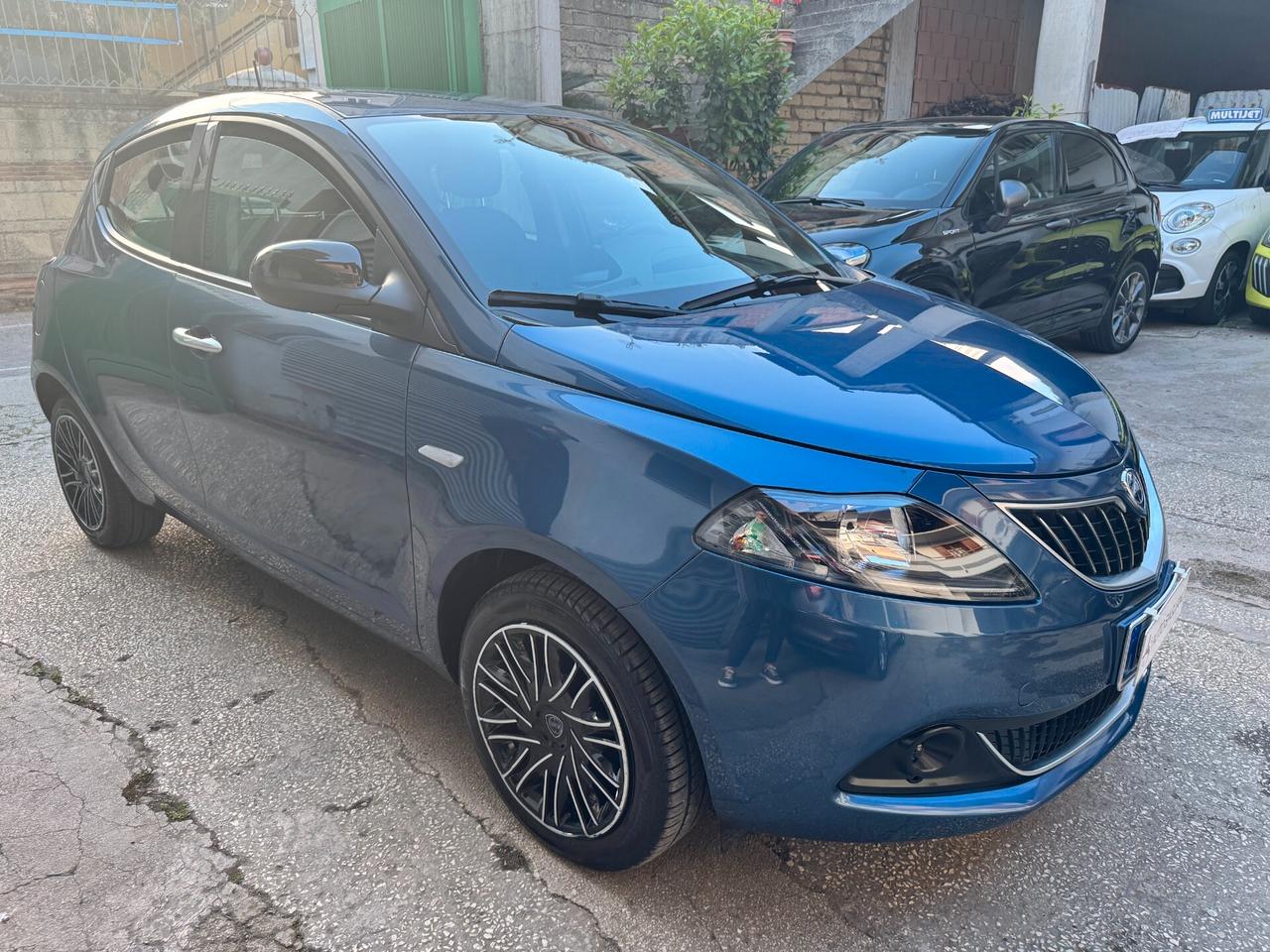 Lancia Ypsilon 1.0 FireFly 5 porte S&S Hybrid Gold