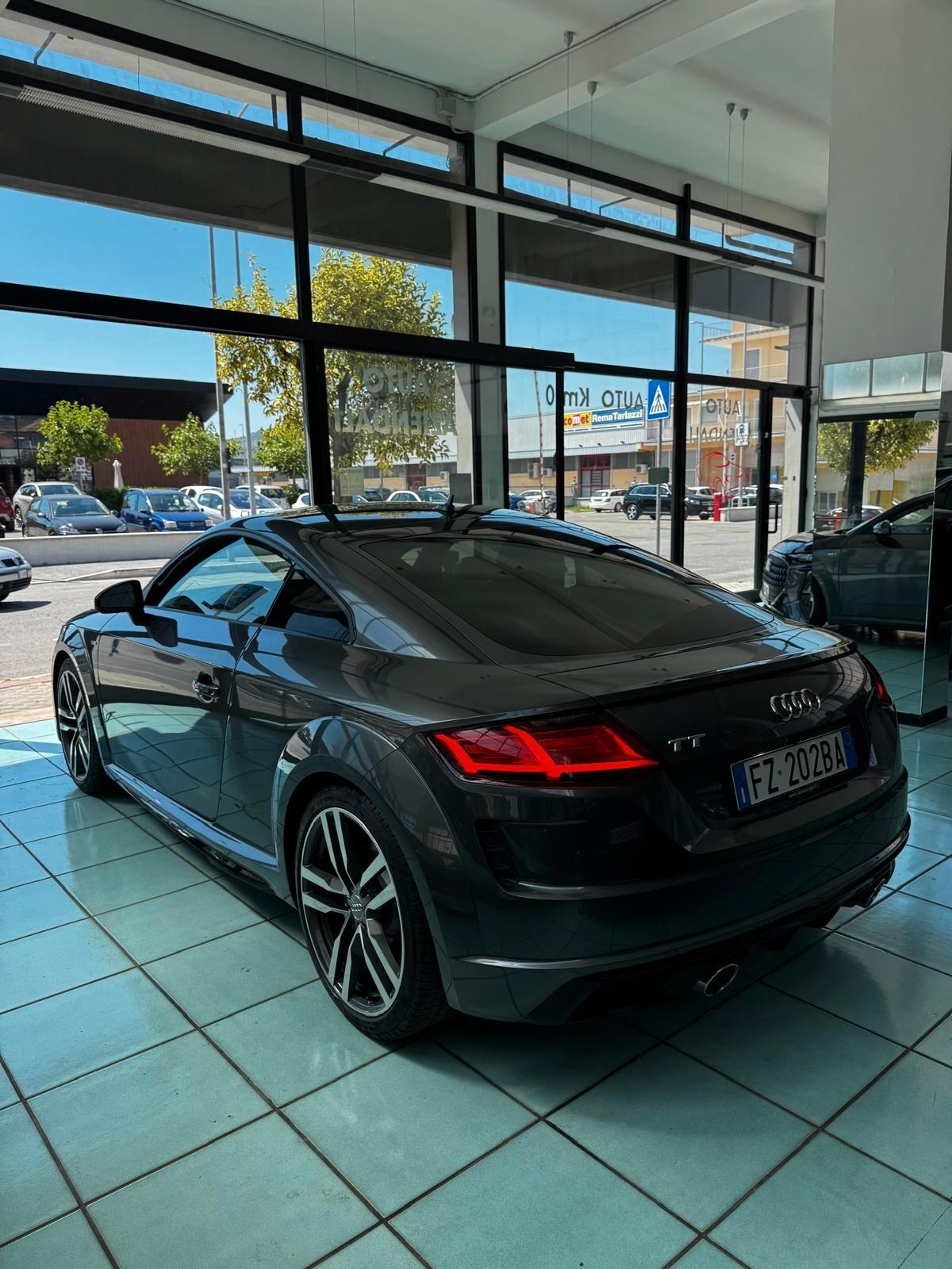 Audi TT Coupé 40 TFSI S tronic Sline