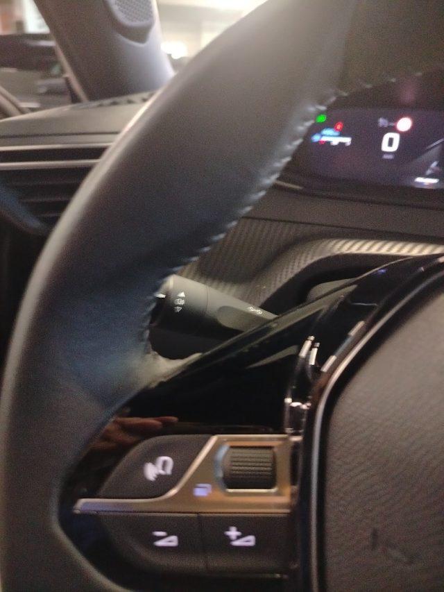 PEUGEOT 2008 PureTech 100 S&S Allure