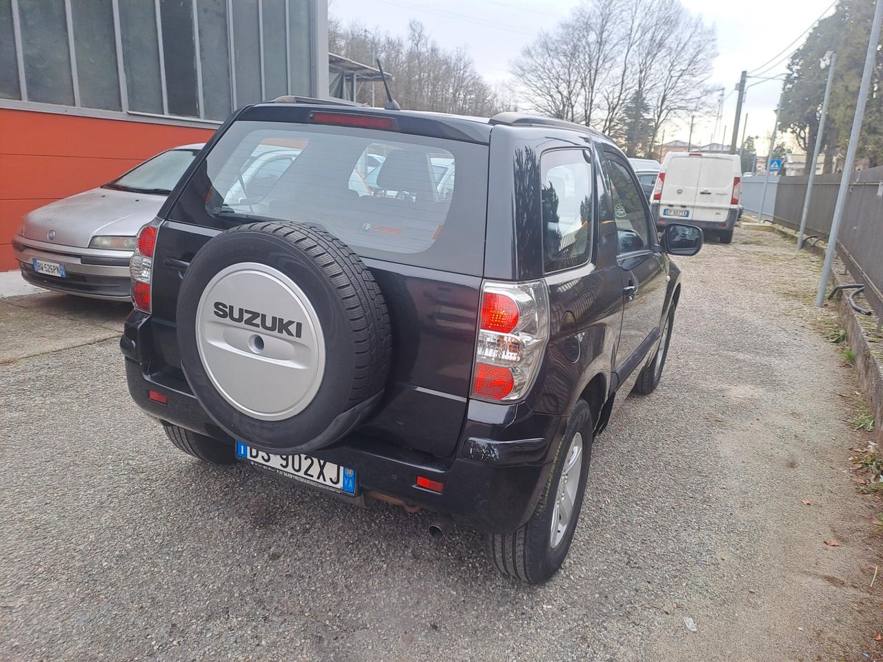 Suzuki Grand Vitara 1.9 DDiS 3 porte