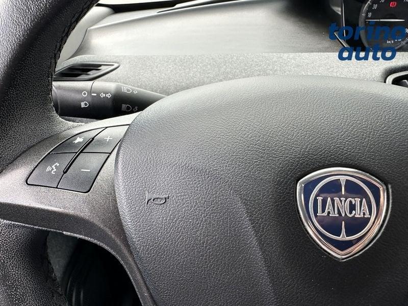 Lancia Ypsilon 1.0 FireFly 5 porte S&S Hybrid Silver