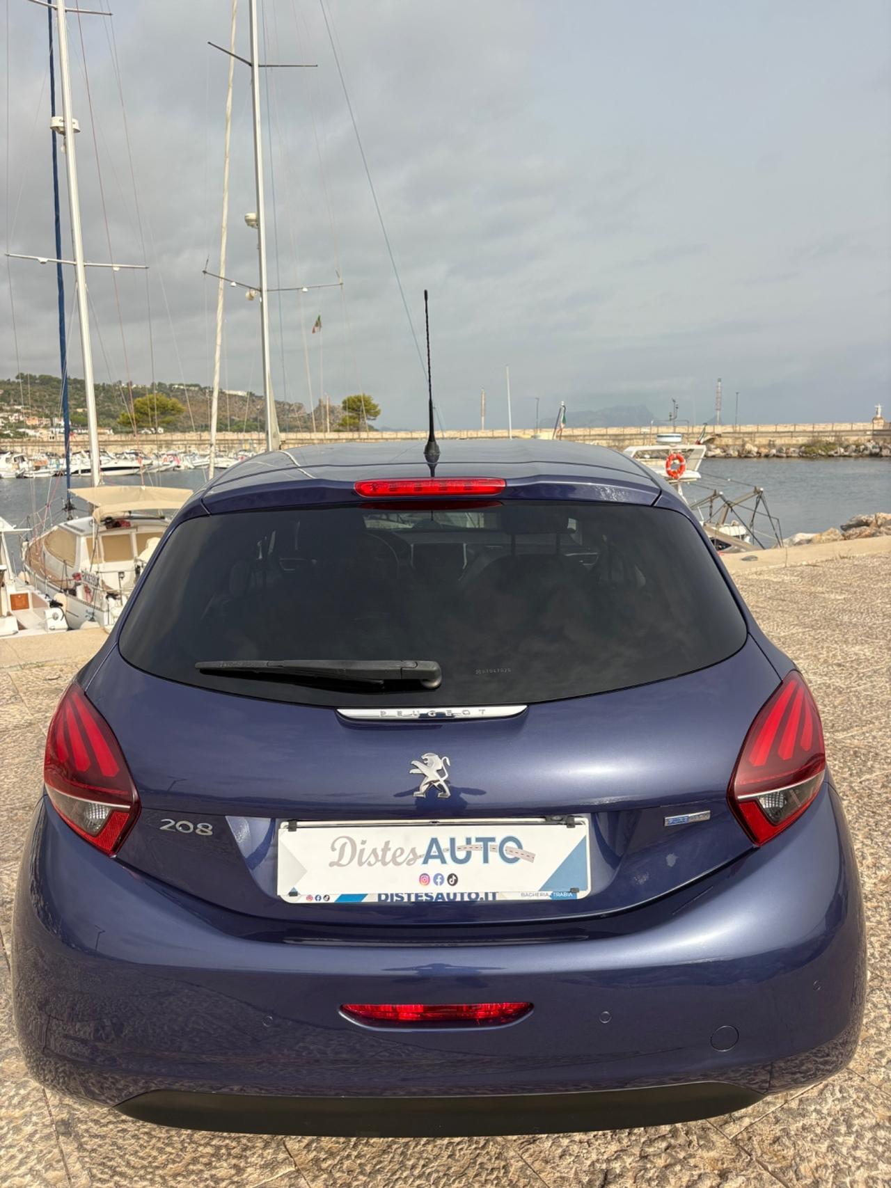 Peugeot 208 già omologata per disabili Allure