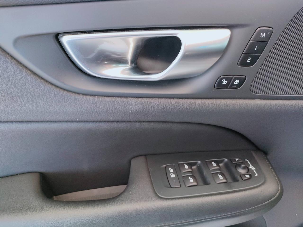 VOLVO V60 II 2023 - V60 2.0 b4 Plus Dark auto
