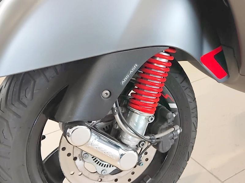 Piaggio Vespa GTS 300 Supersport HPE Abs