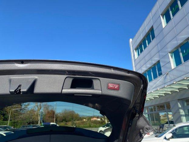 MERCEDES-BENZ GLA 200 d Automatic 4Matic Executi