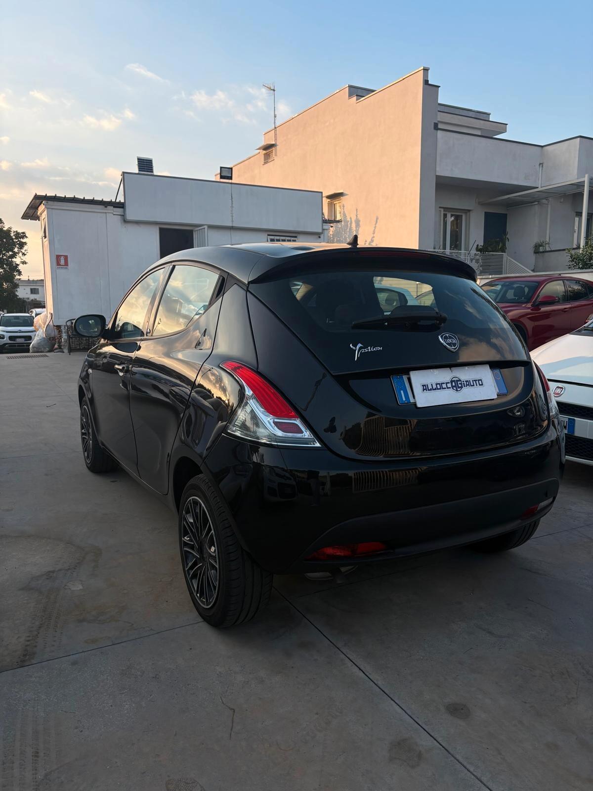 Lancia Ypsilon 1.2 69 CV 5 porte GPL Ecochic Elefantino Blu