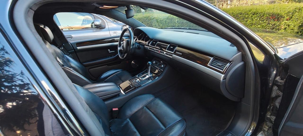 Audi A8 S8 5.2 V10 quattro tiptronic