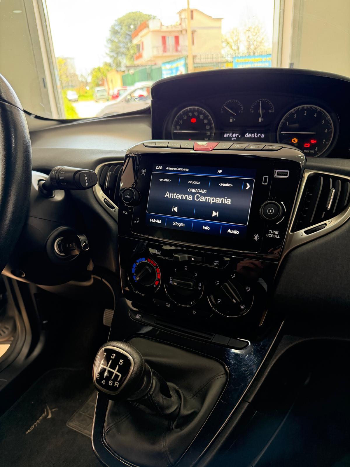 Lancia Ypsilon 1.0 FireFly 5 porte S&S Hybrid