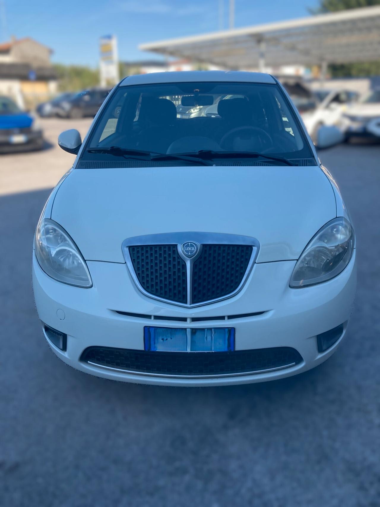 Lancia Ypsilon 1.2 Oro