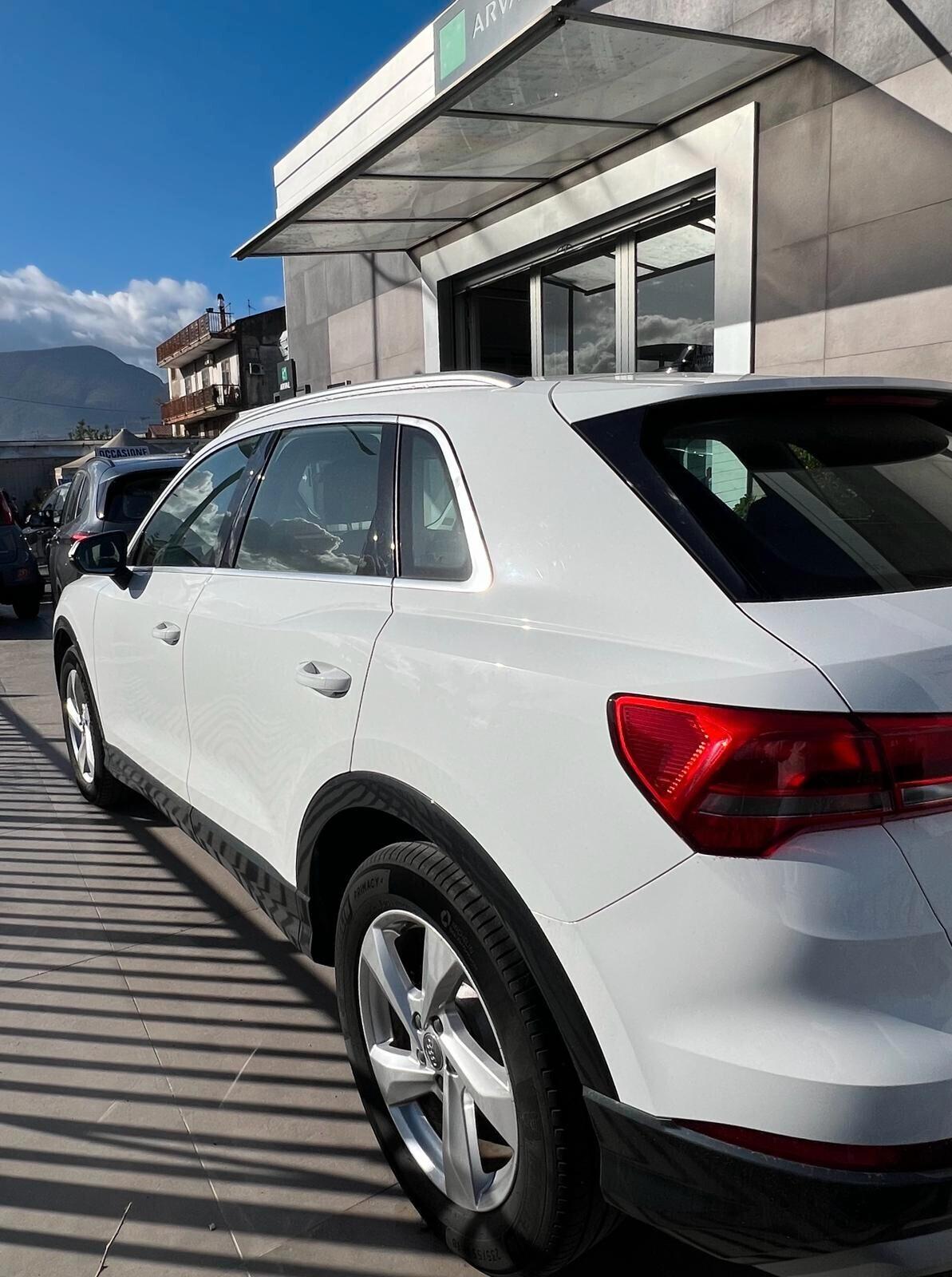 Audi Q3 35 TDI S tronic Business Advanced