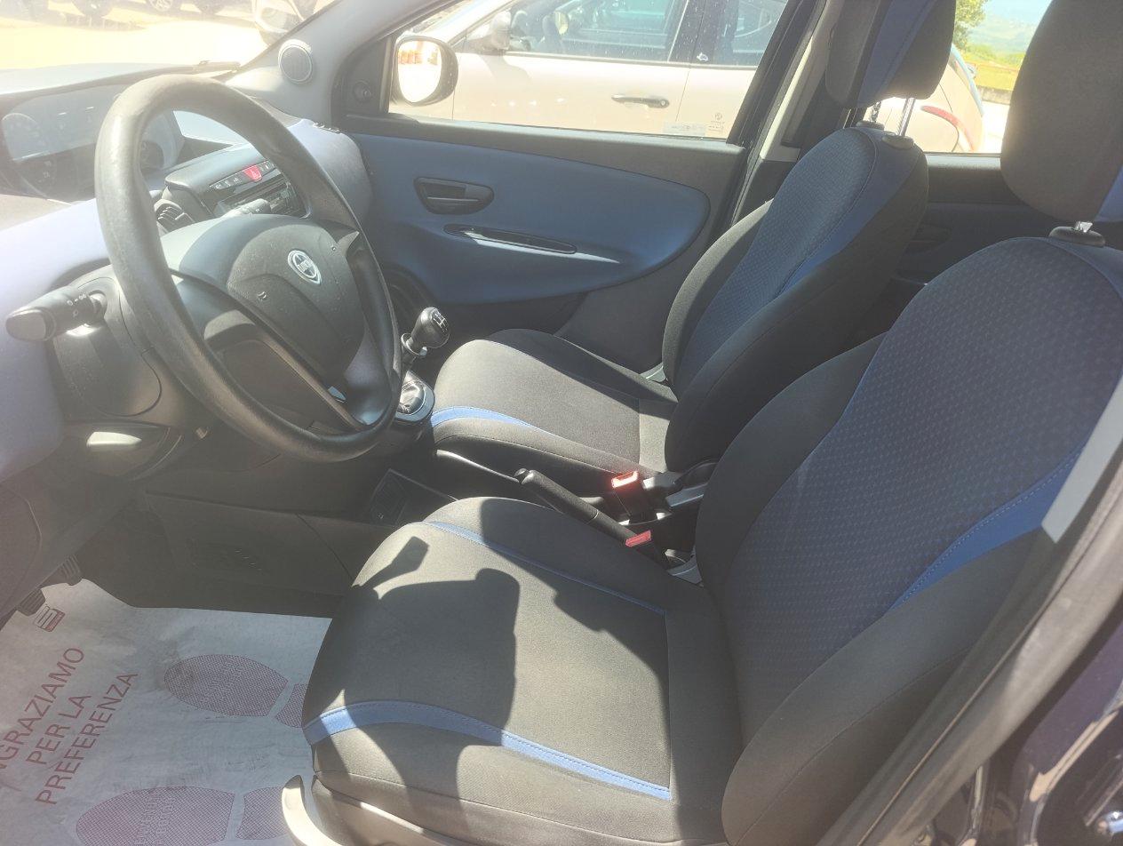 Lancia Ypsilon 5 Porte Ypsilon 1.2 Silver ecochic Gpl 69cv