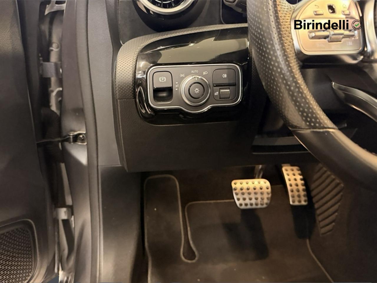 Mercedes-Benz Classe A (W177) - A 180 Automatic Premium