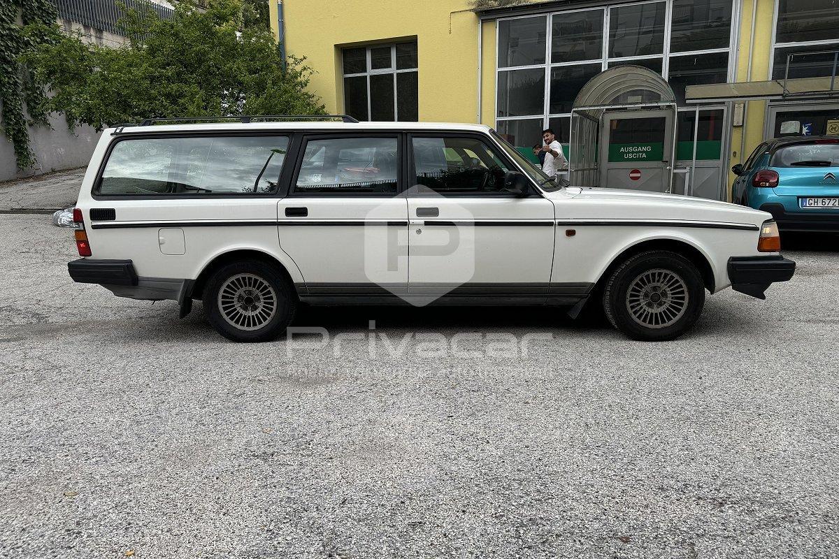 VOLVO 240 2.0 cat Station Wagon Polar