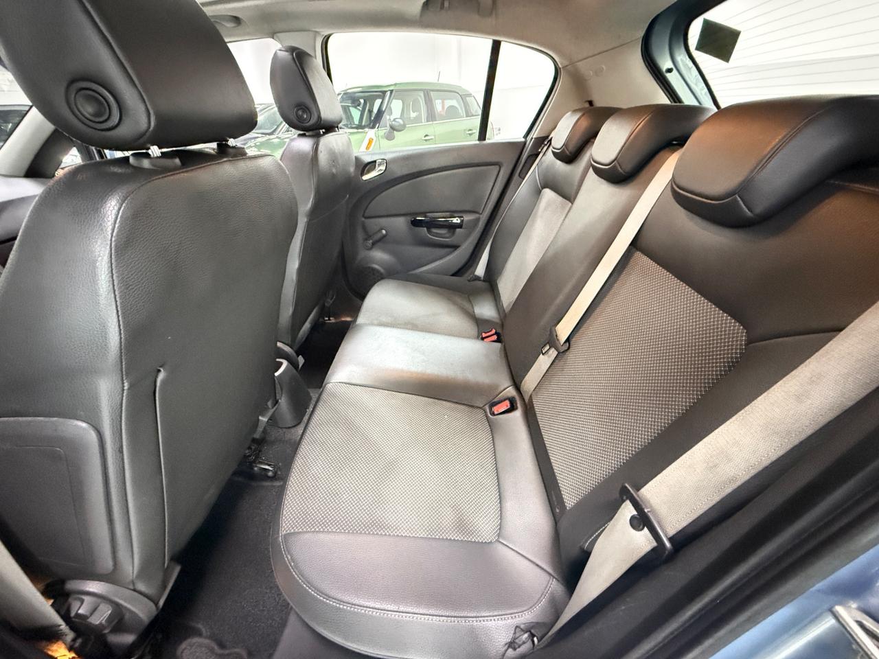 Opel Corsa 1.2 5 porte Easytronic Cosmo