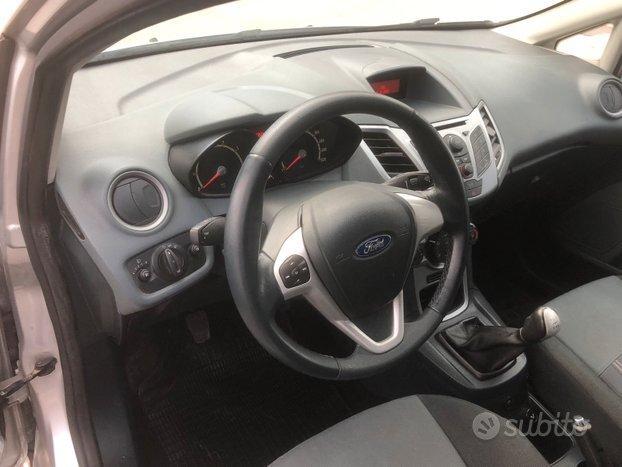 Ford Fiesta 1.4 5 porte Bz.- GPL Titanium