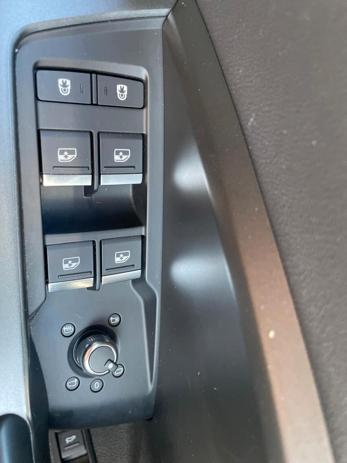 Audi Q3 40 TDI quattro S tronic S-Line interno/esterno