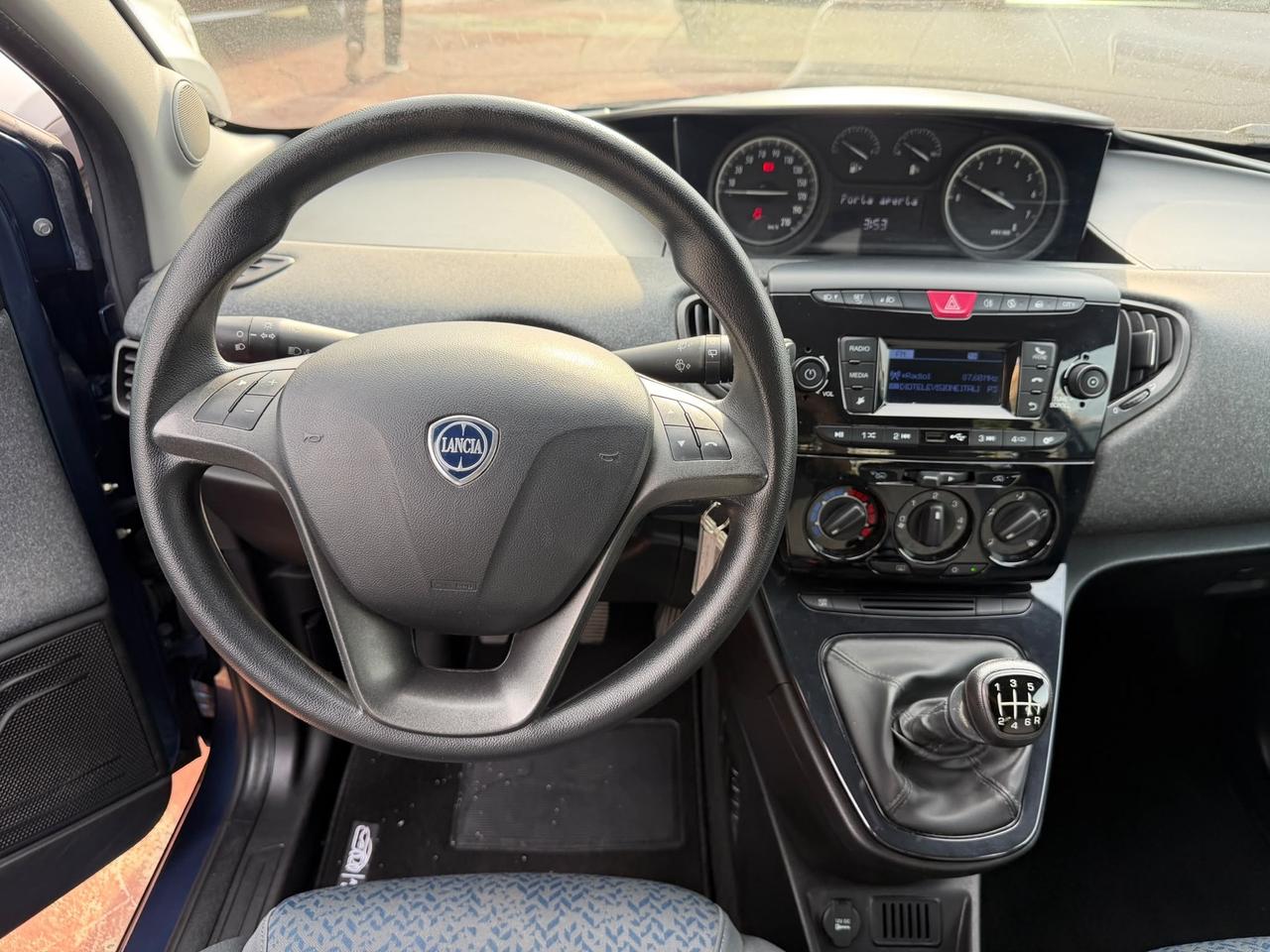 Lancia Ypsilon 1.0 hybrid